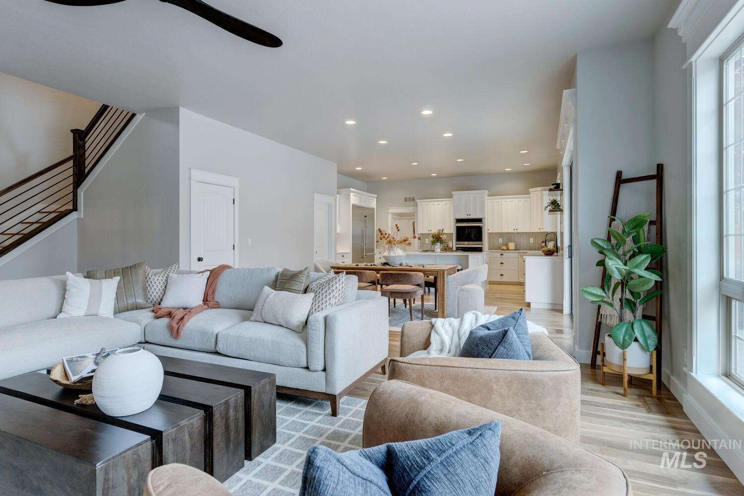 12021 N Humphreys Pl