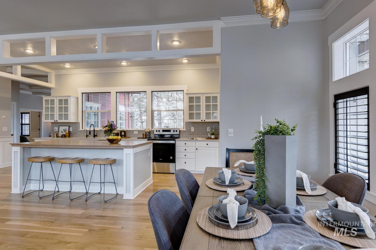 5218 W Hidden Springs Dr