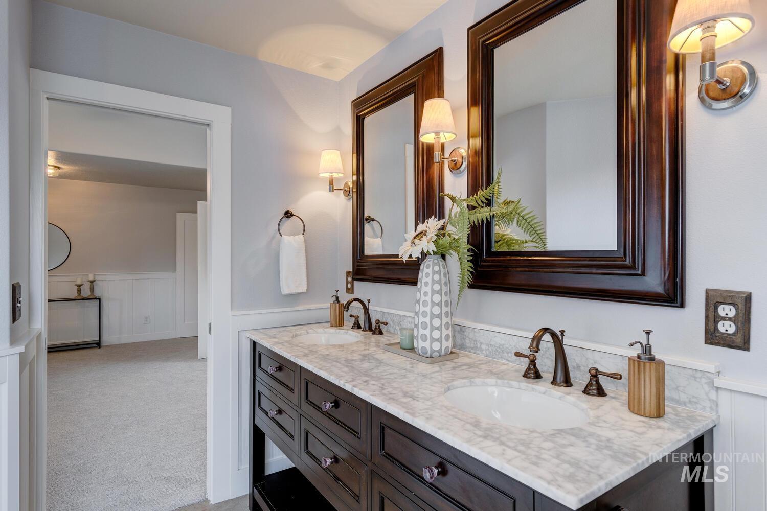 5218 W Hidden Springs Dr