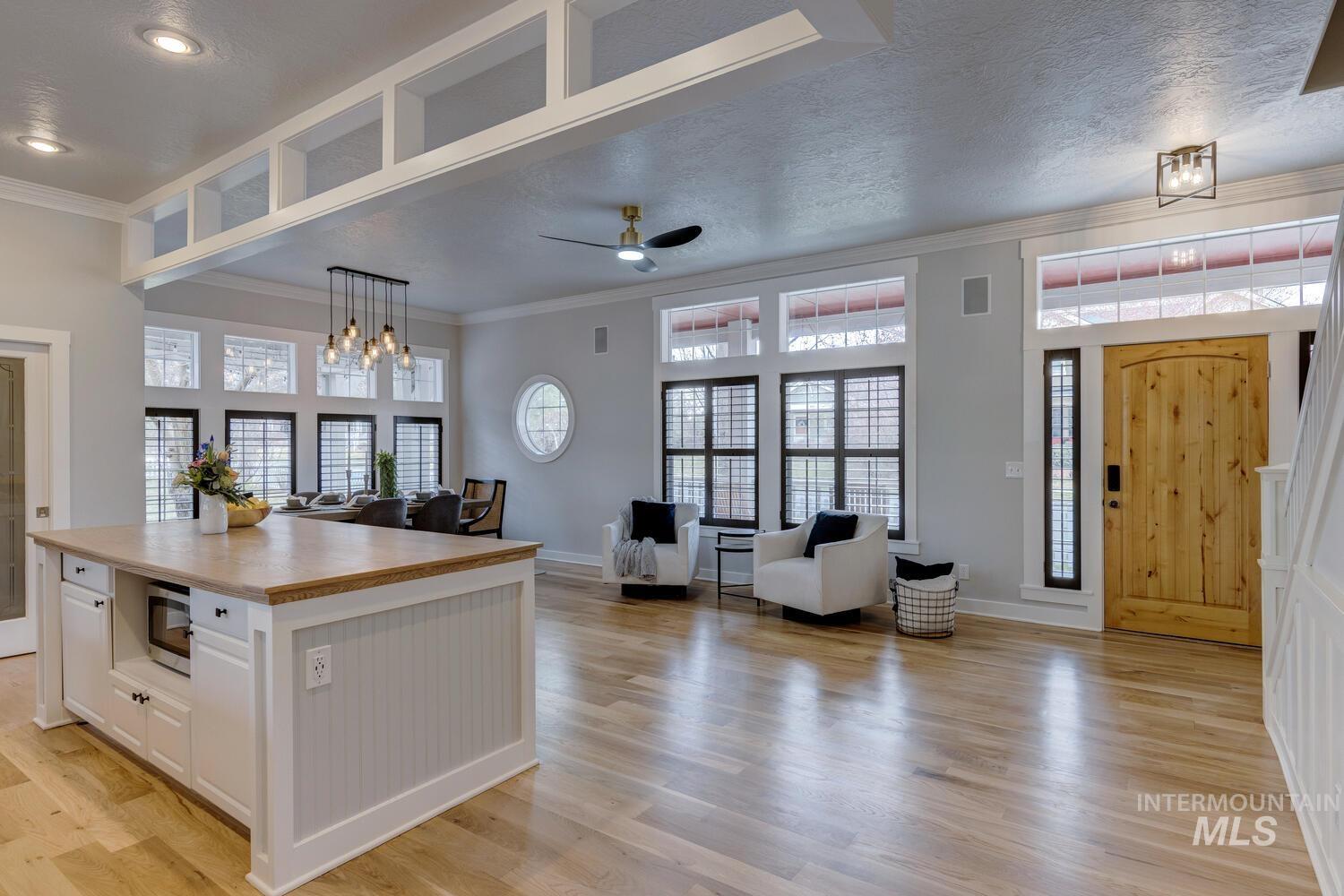 5218 W Hidden Springs Dr