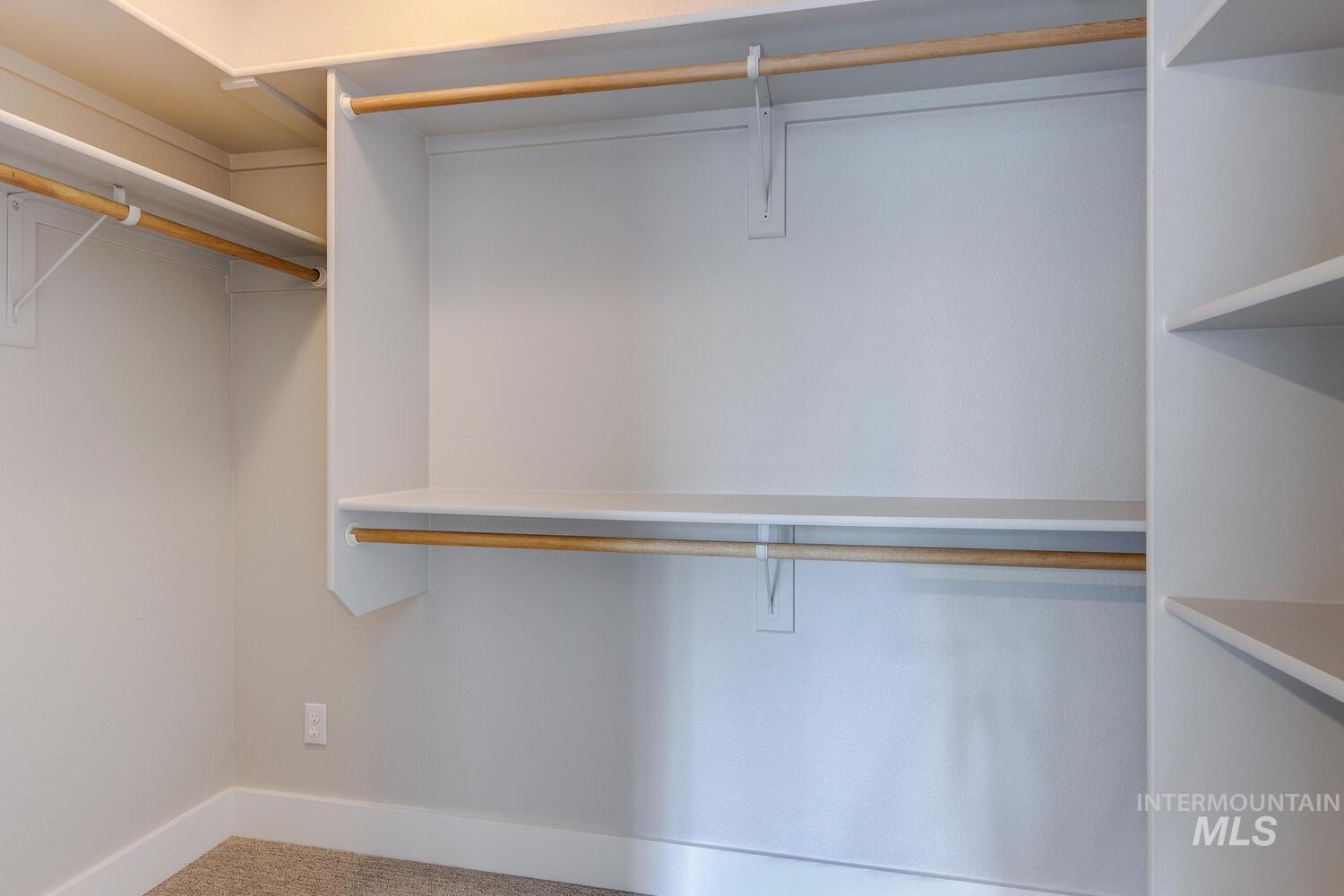 5218 W Hidden Springs Dr