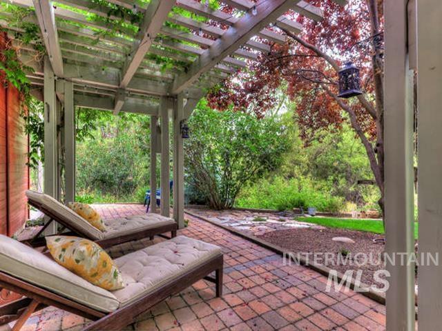 5218 W Hidden Springs Dr