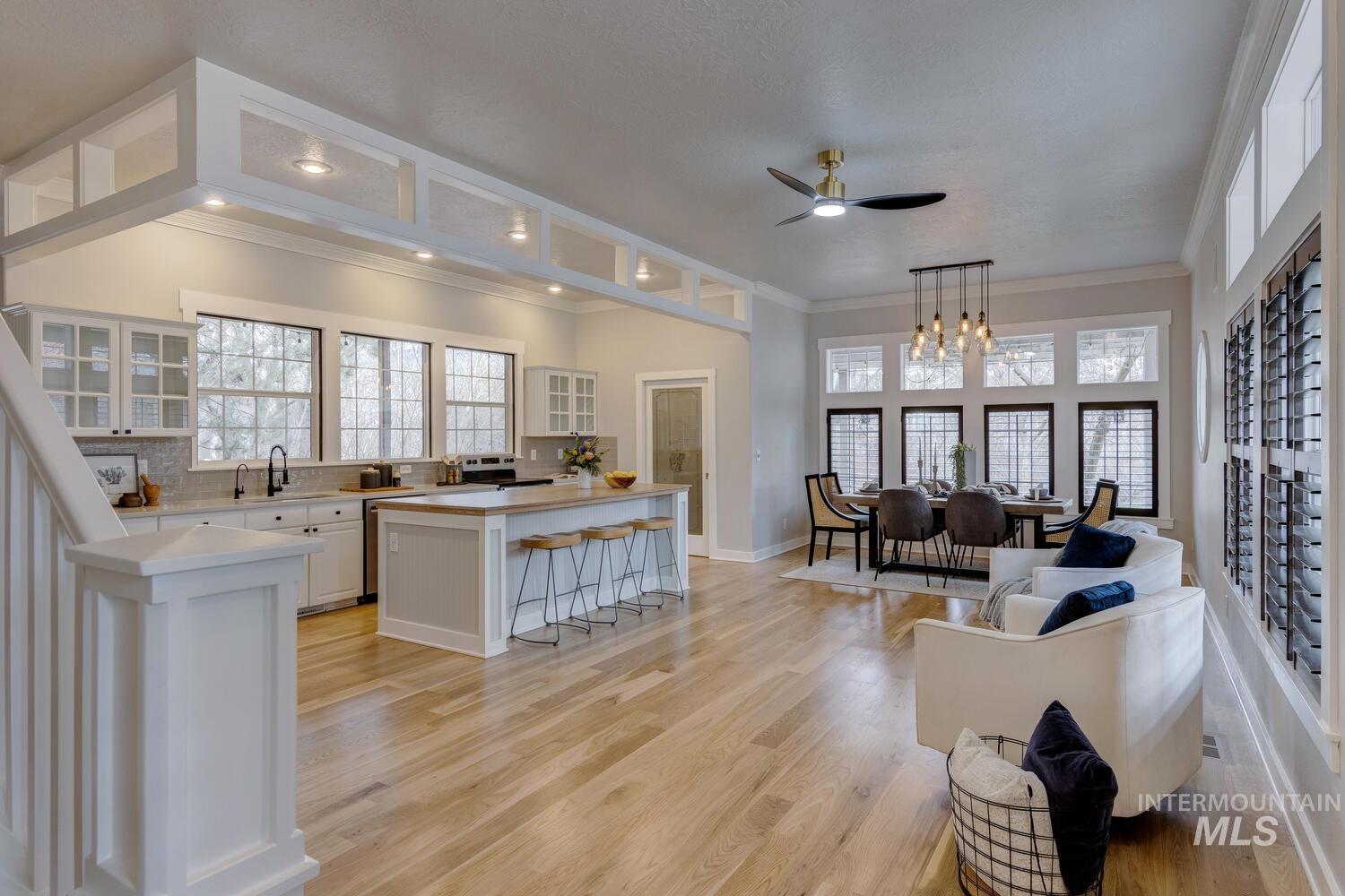 5218 W Hidden Springs Dr