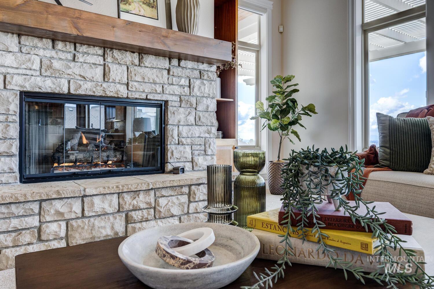 5560 N Quail Summit Place