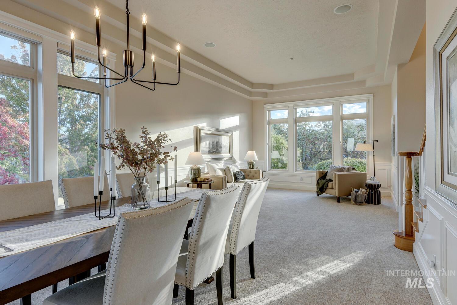 5560 N Quail Summit Place