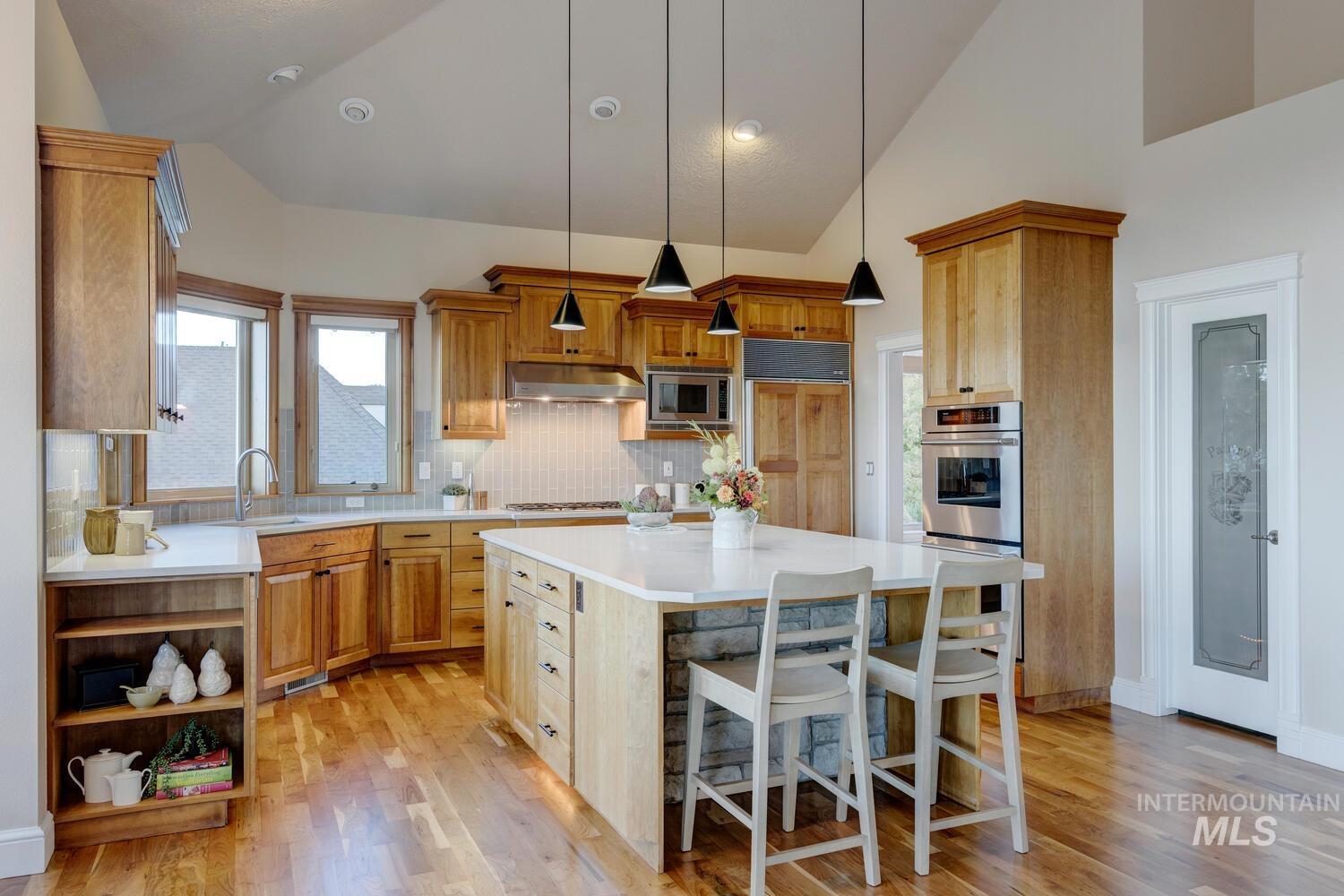 5560 N Quail Summit Place