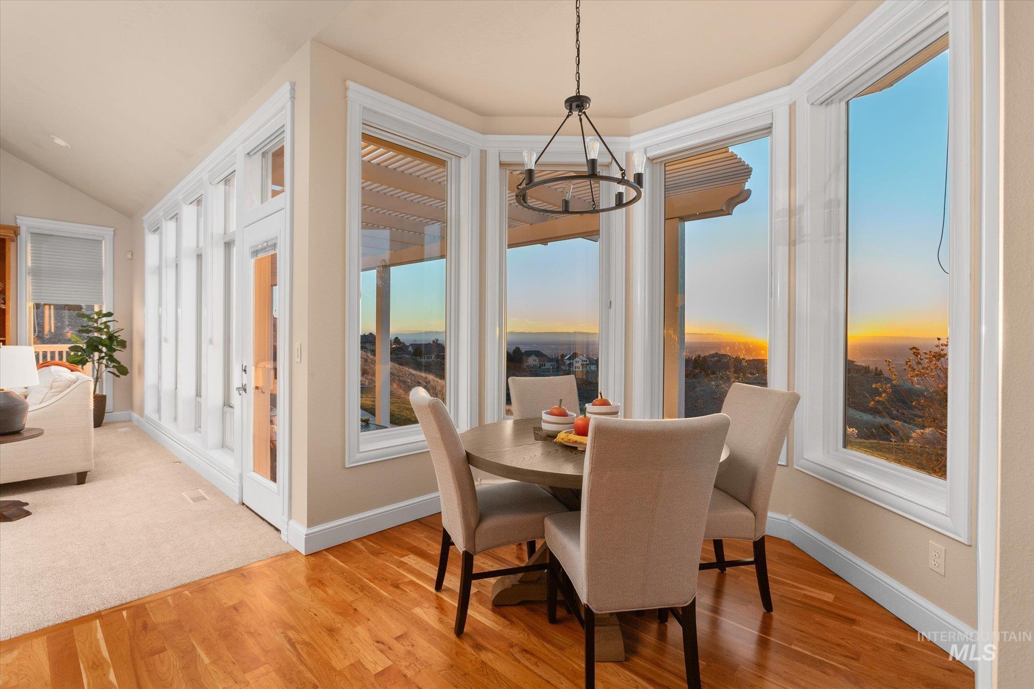 5560 N Quail Summit Place