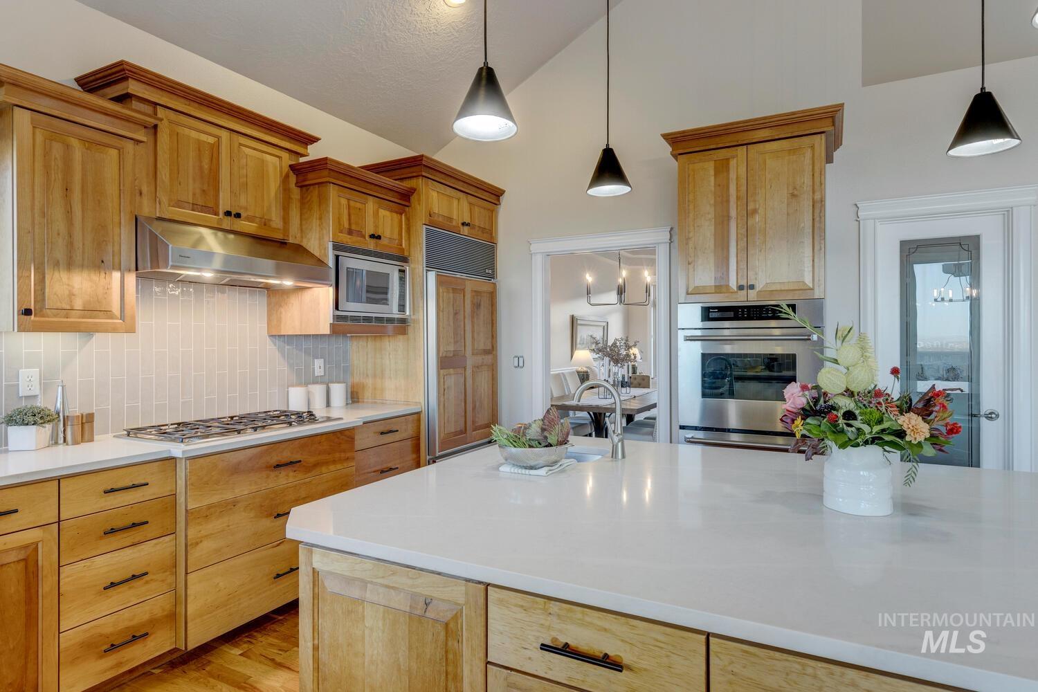 5560 N Quail Summit Place