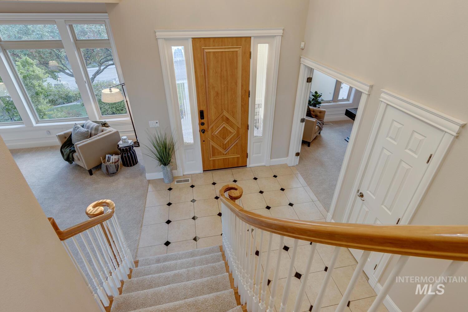 5560 N Quail Summit Place