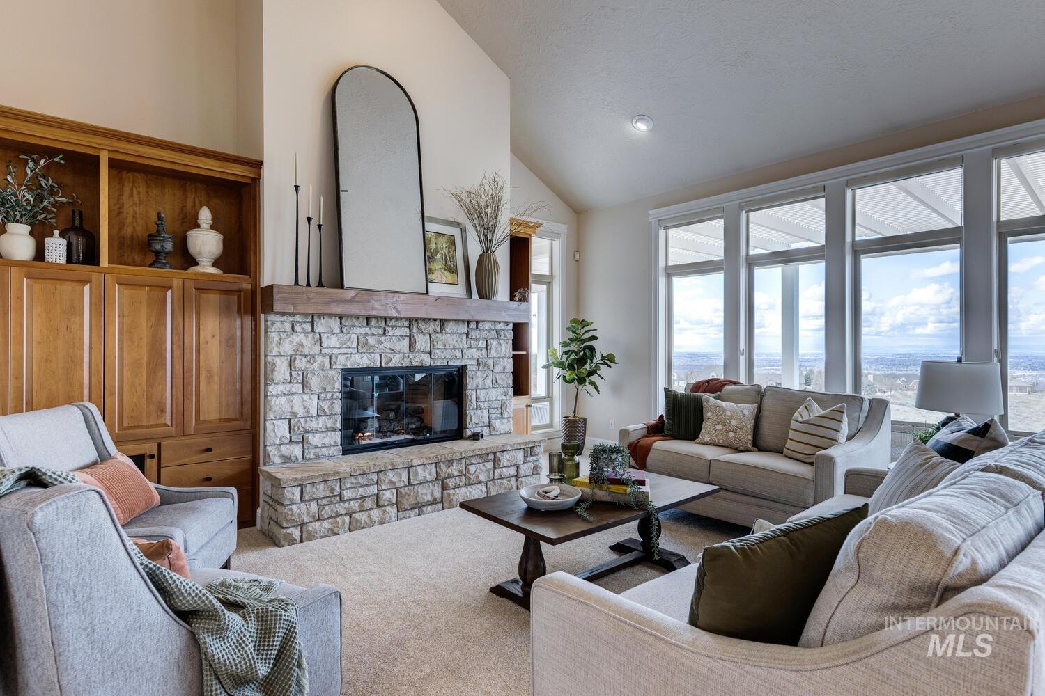 5560 N Quail Summit Place