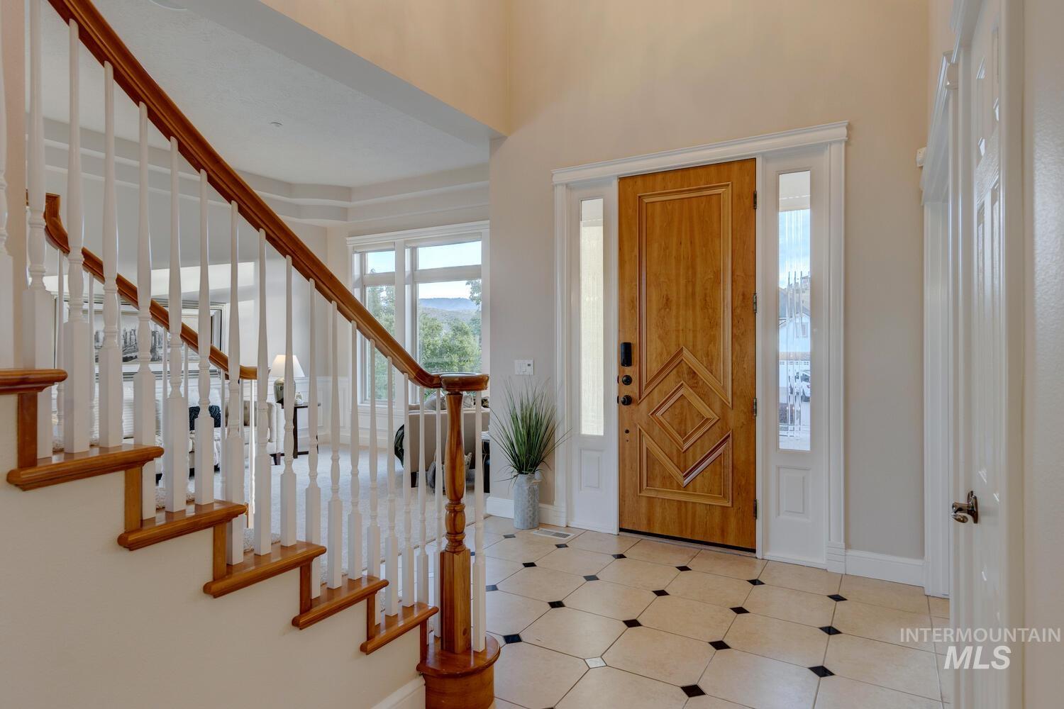 5560 N Quail Summit Place