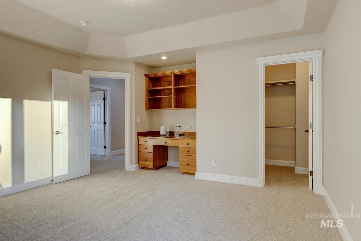 5560 N Quail Summit Place