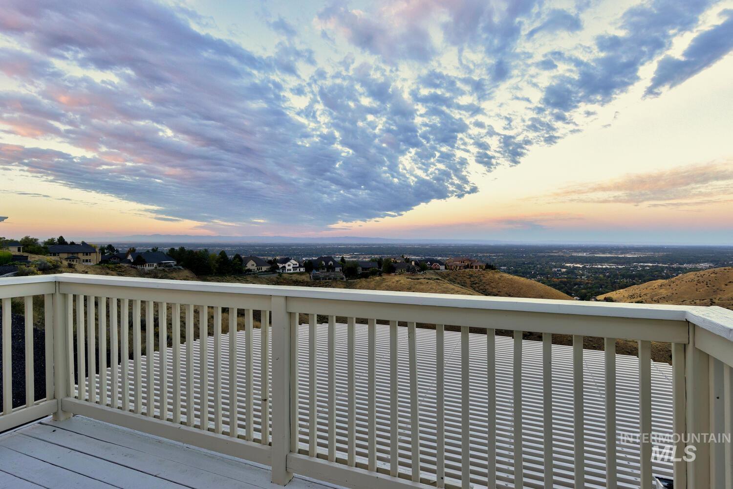 5560 N Quail Summit Place