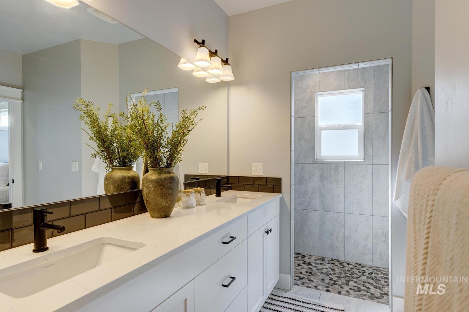 437 S Aspen Lakes Way