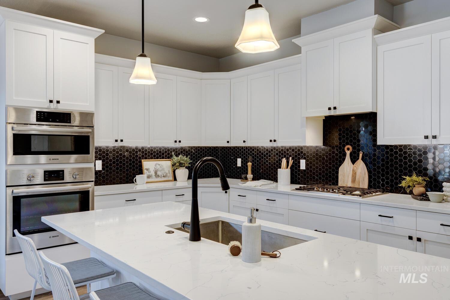 437 S Aspen Lakes Way