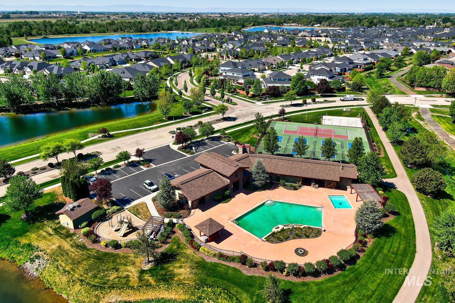 437 S Aspen Lakes Way