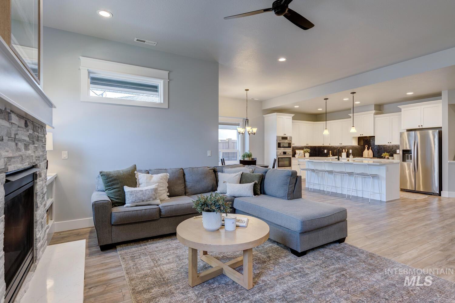 437 S Aspen Lakes Way