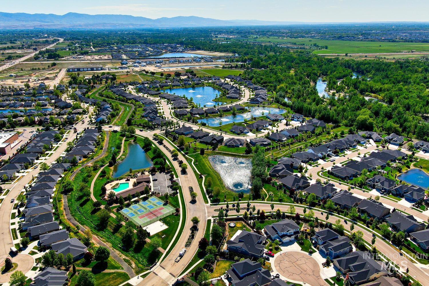 437 S Aspen Lakes Way