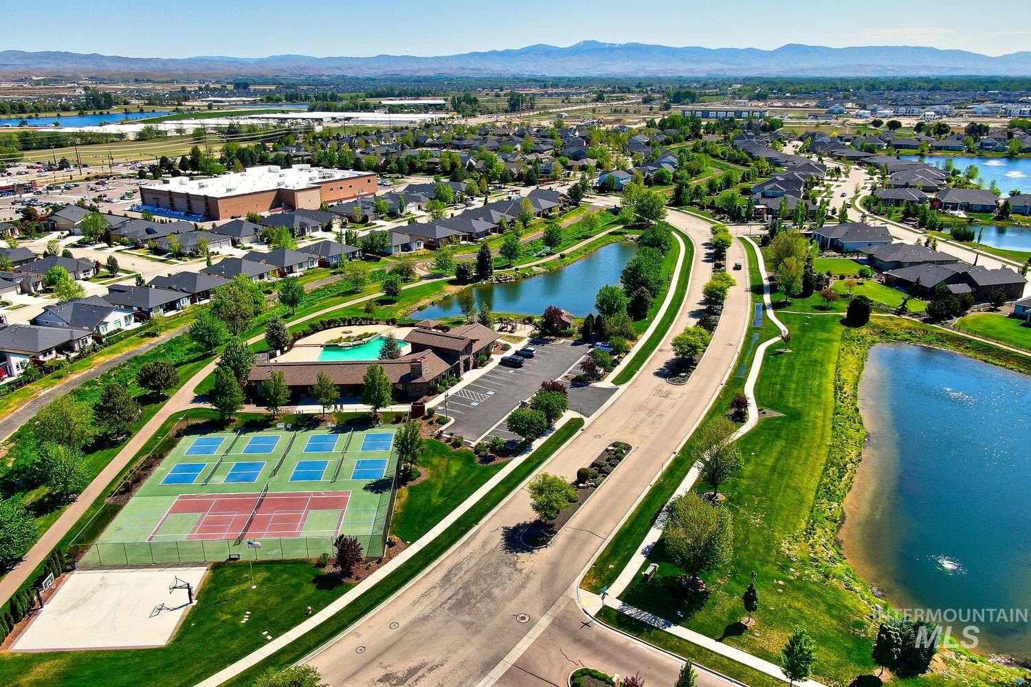 437 S Aspen Lakes Way