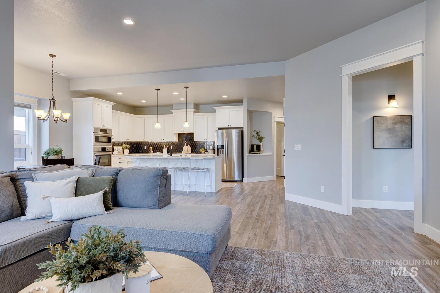 437 S Aspen Lakes Way