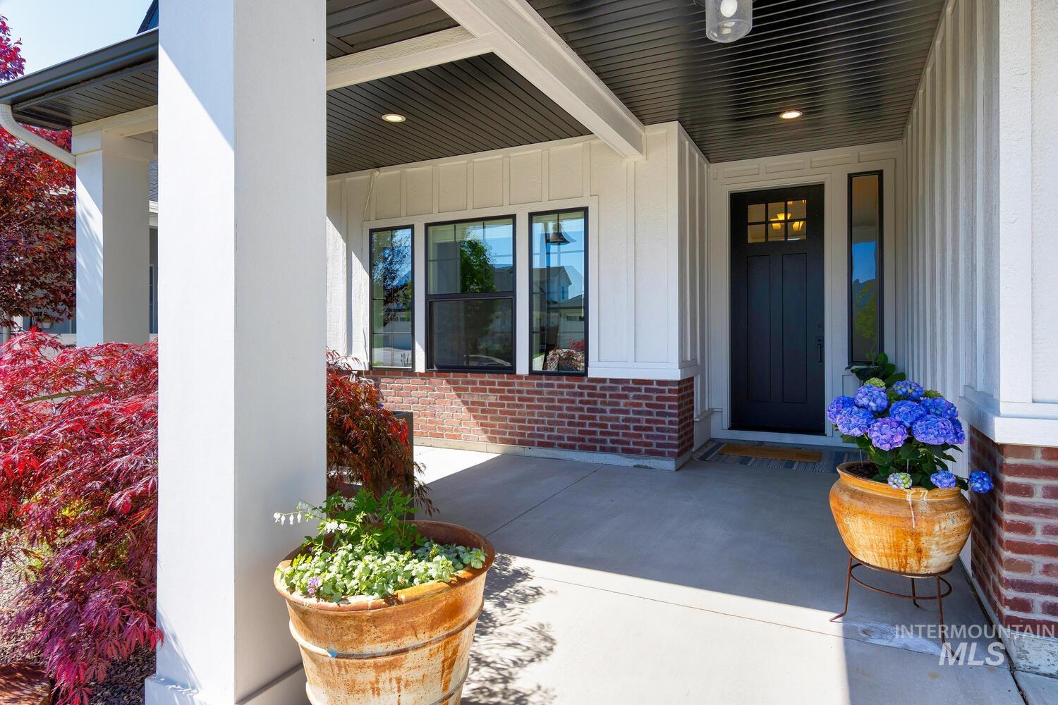 437 S Aspen Lakes Way