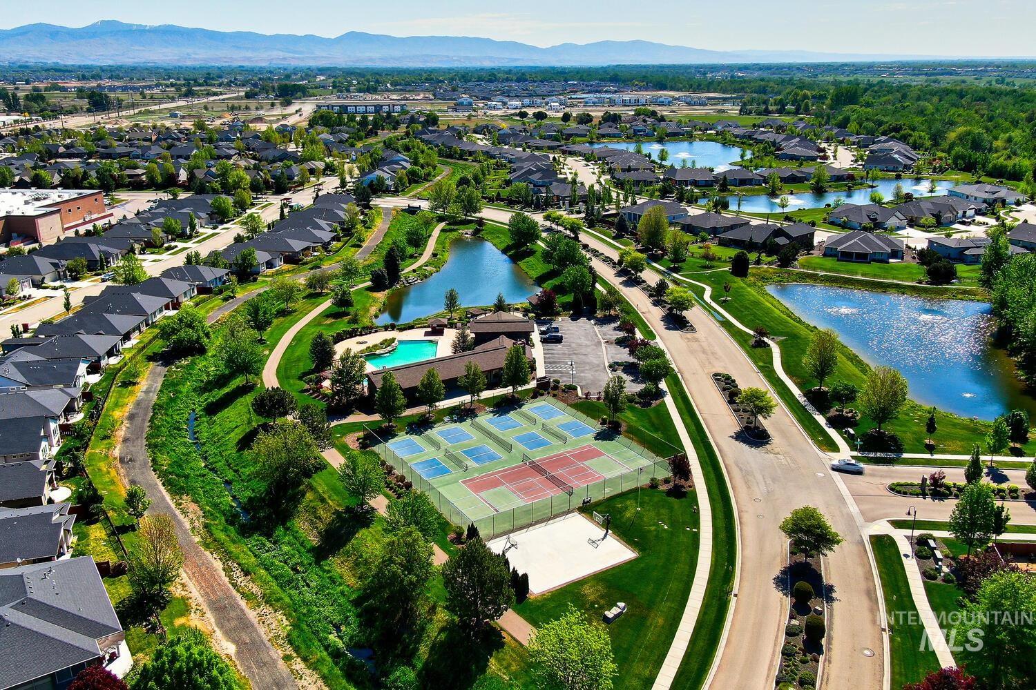 437 S Aspen Lakes Way