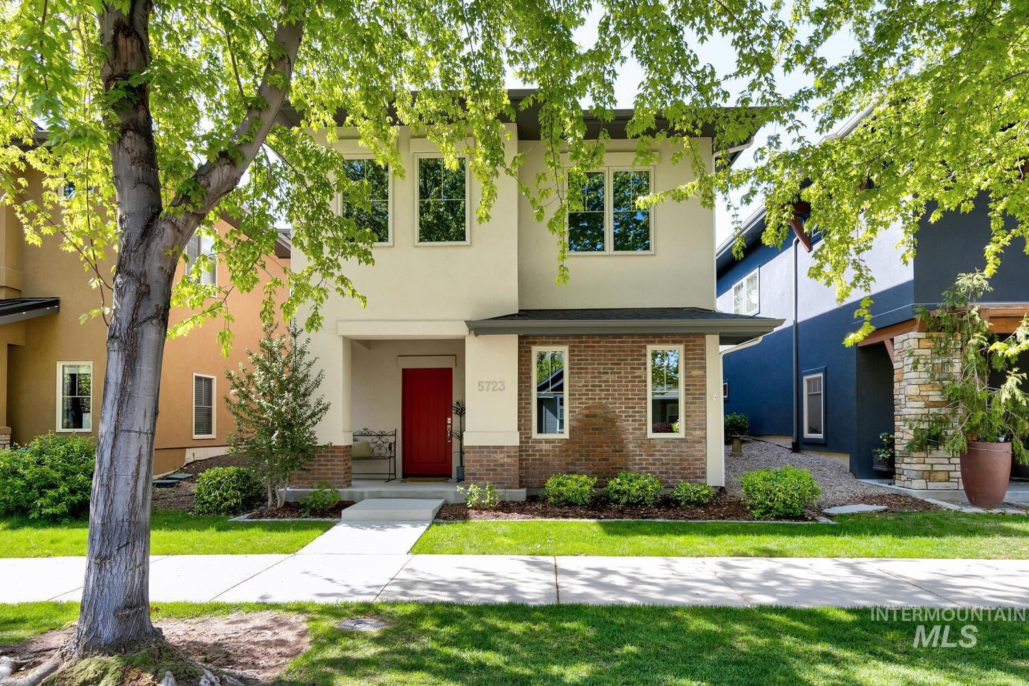 5723 W Hidden Springs Dr