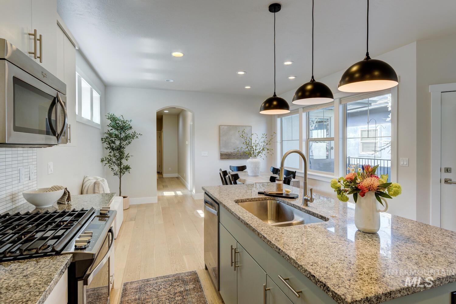 5723 W Hidden Springs Dr