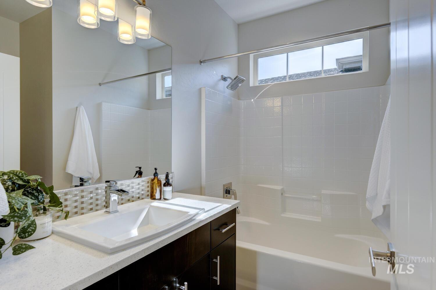 5723 W Hidden Springs Dr