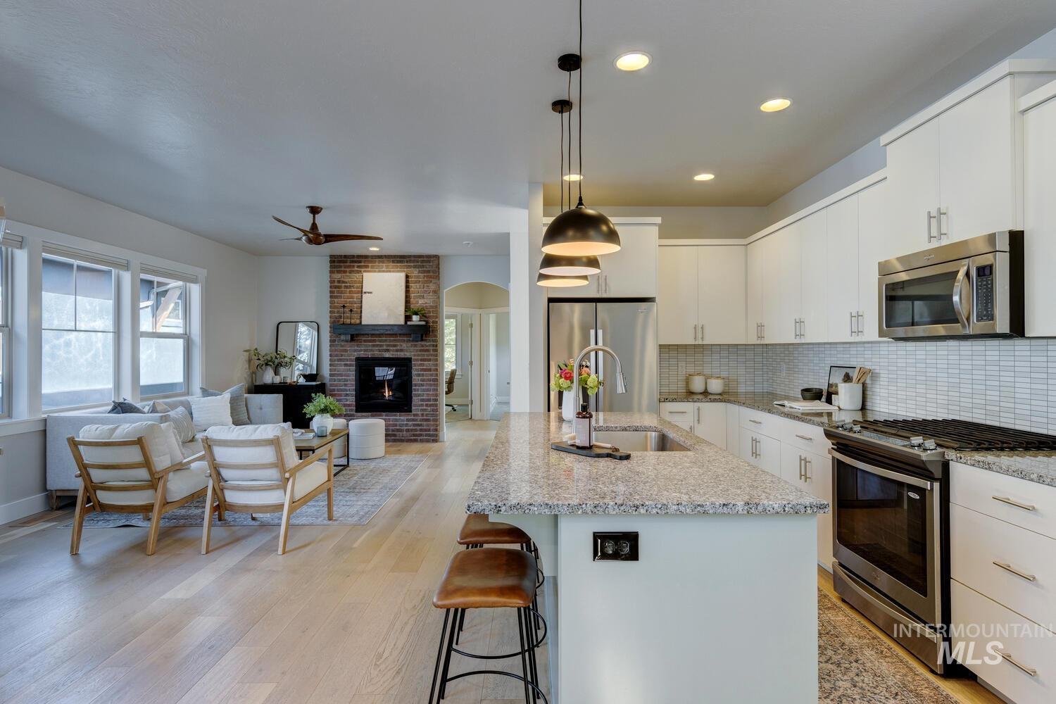 5723 W Hidden Springs Dr