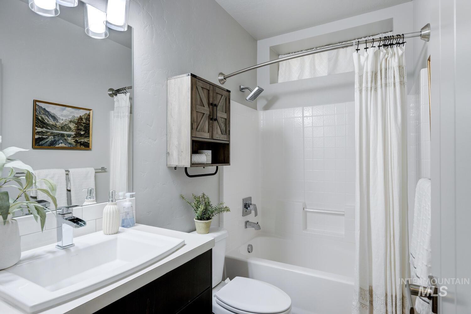 5723 W Hidden Springs Dr