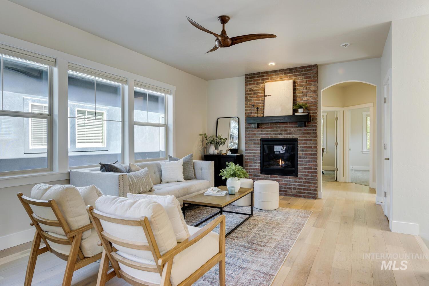 5723 W Hidden Springs Dr