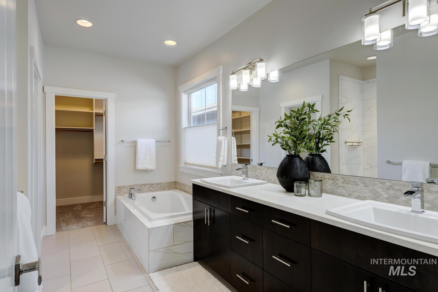 5723 W Hidden Springs Dr