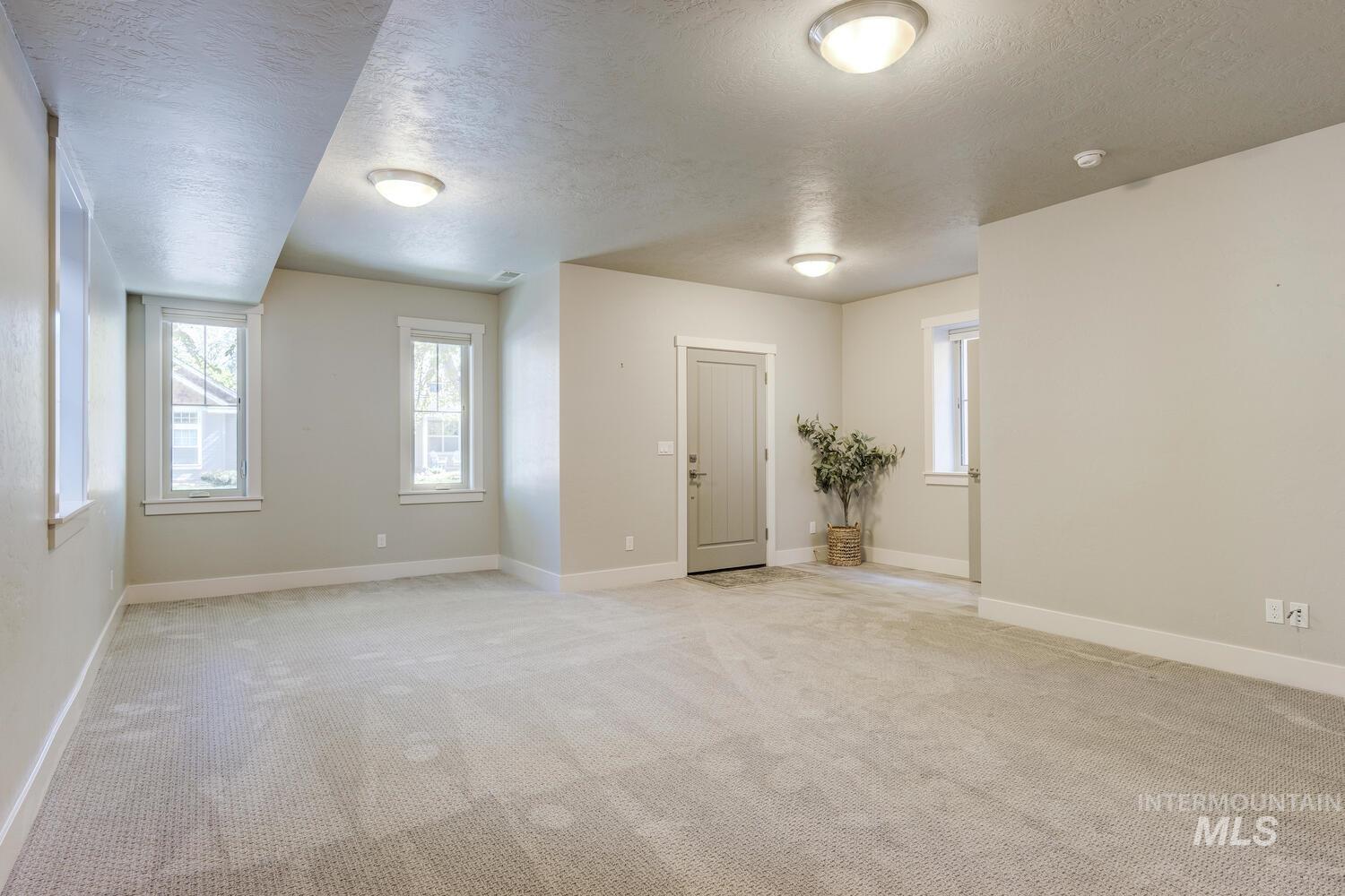 5723 W Hidden Springs Dr