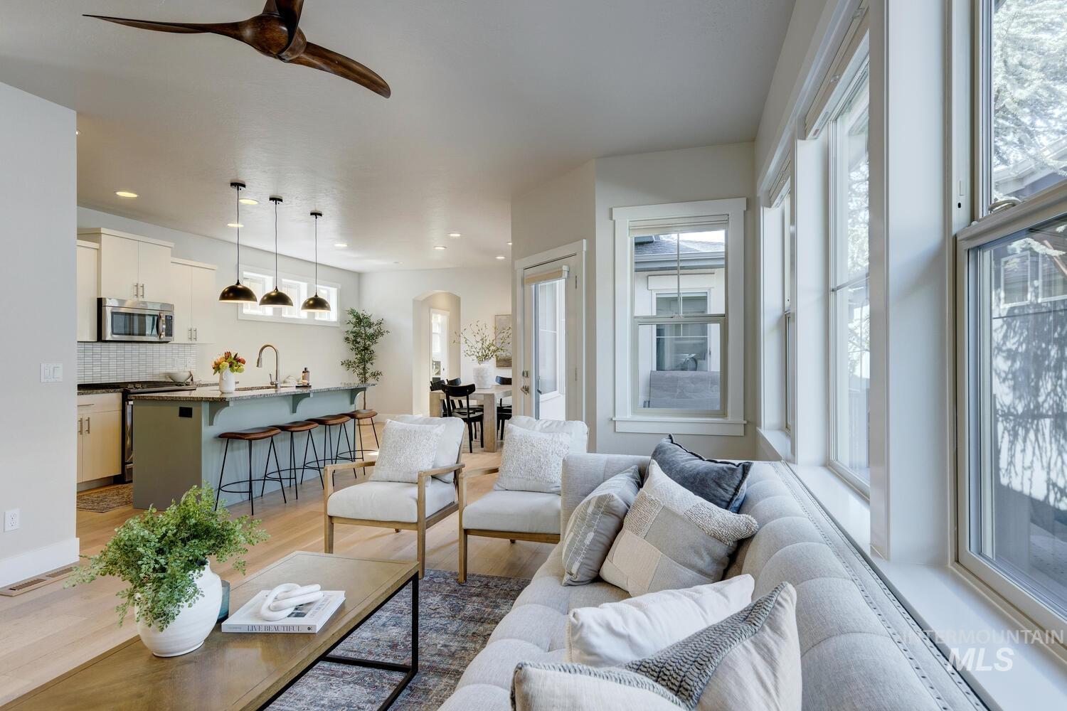 5723 W Hidden Springs Dr