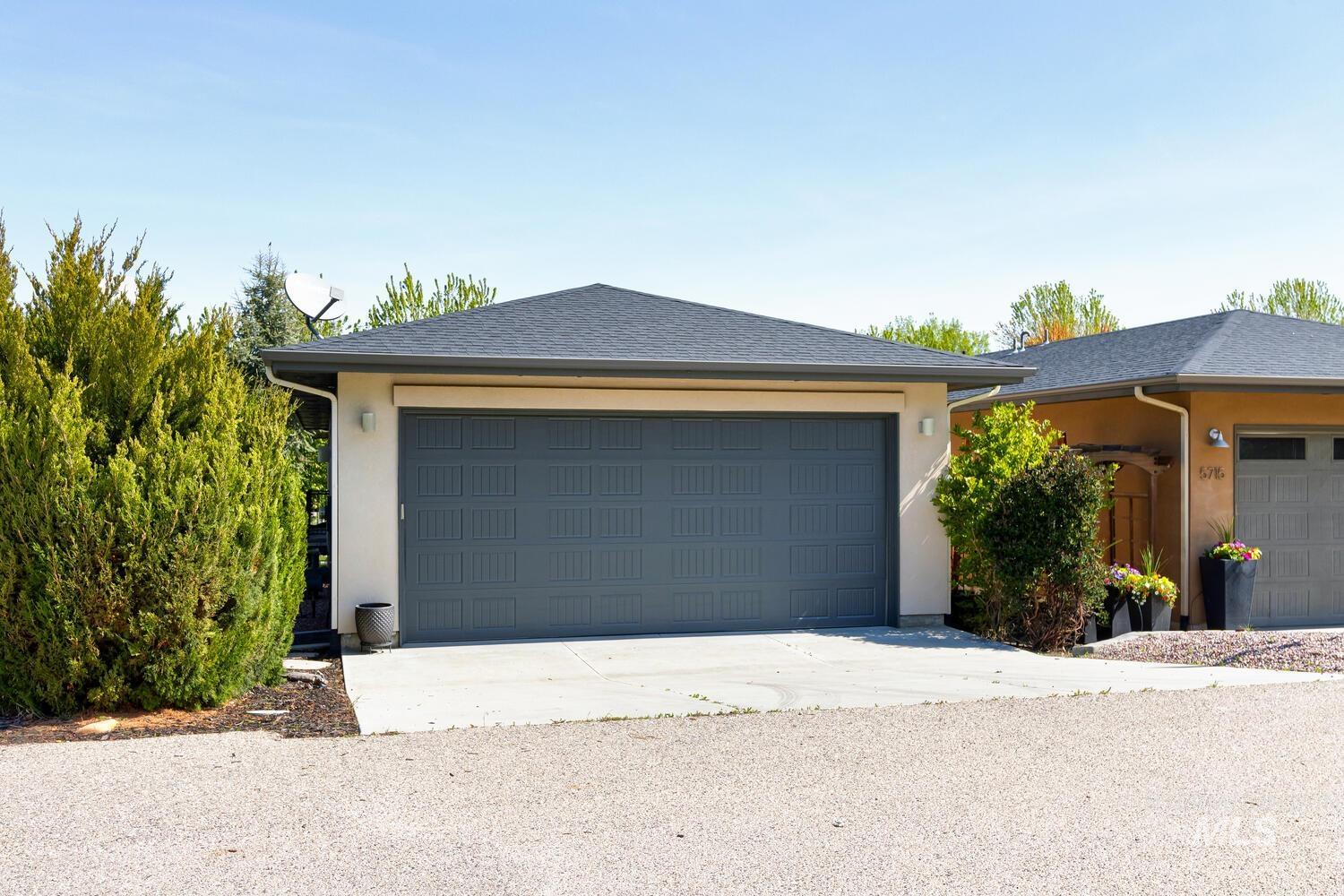 5723 W Hidden Springs Dr