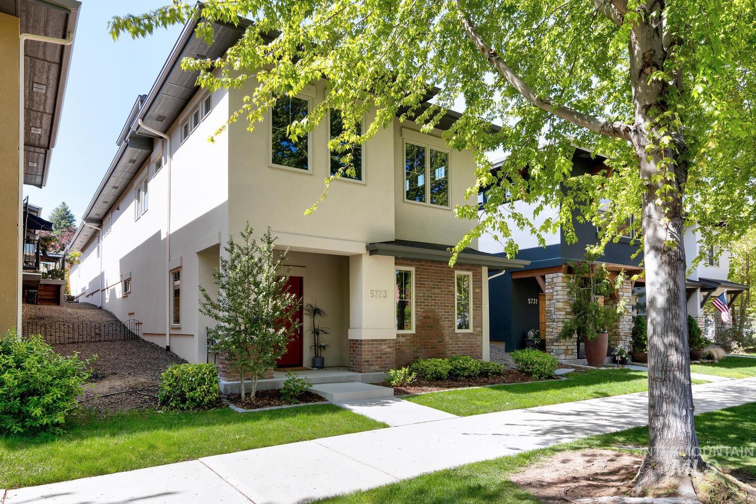 5723 W Hidden Springs Dr