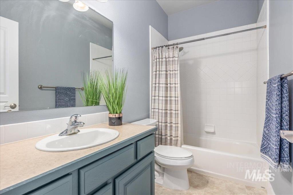 5244 W Hidden Springs Dr