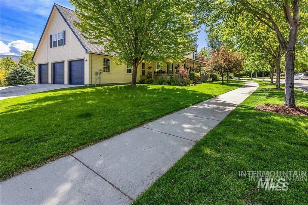 5244 W Hidden Springs Dr