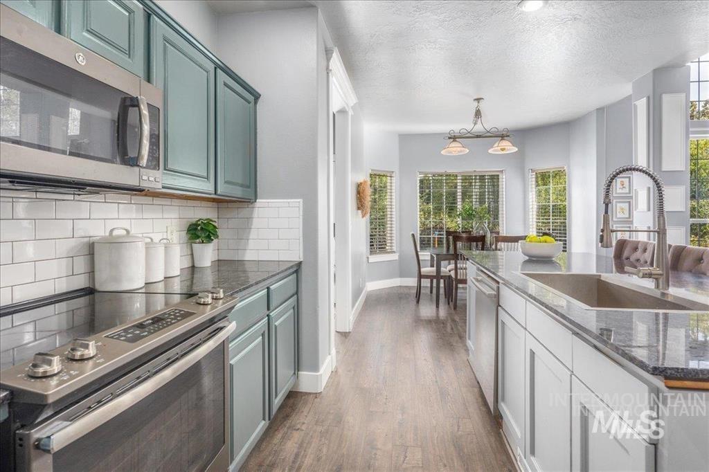 5244 W Hidden Springs Dr