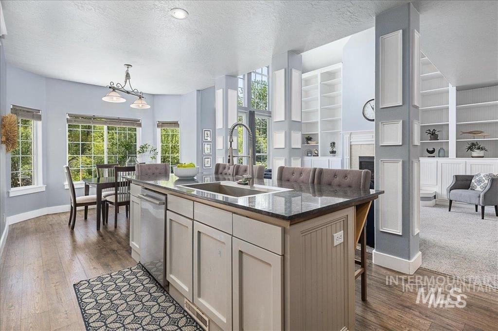 5244 W Hidden Springs Dr