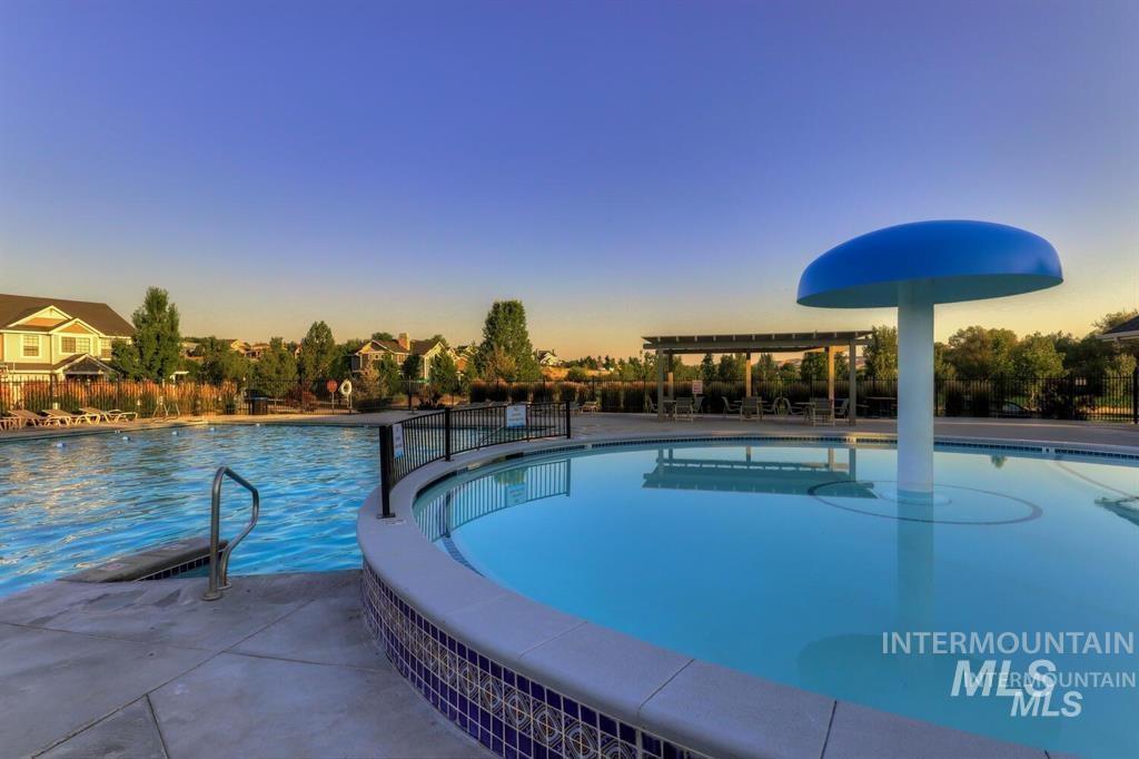 5244 W Hidden Springs Dr