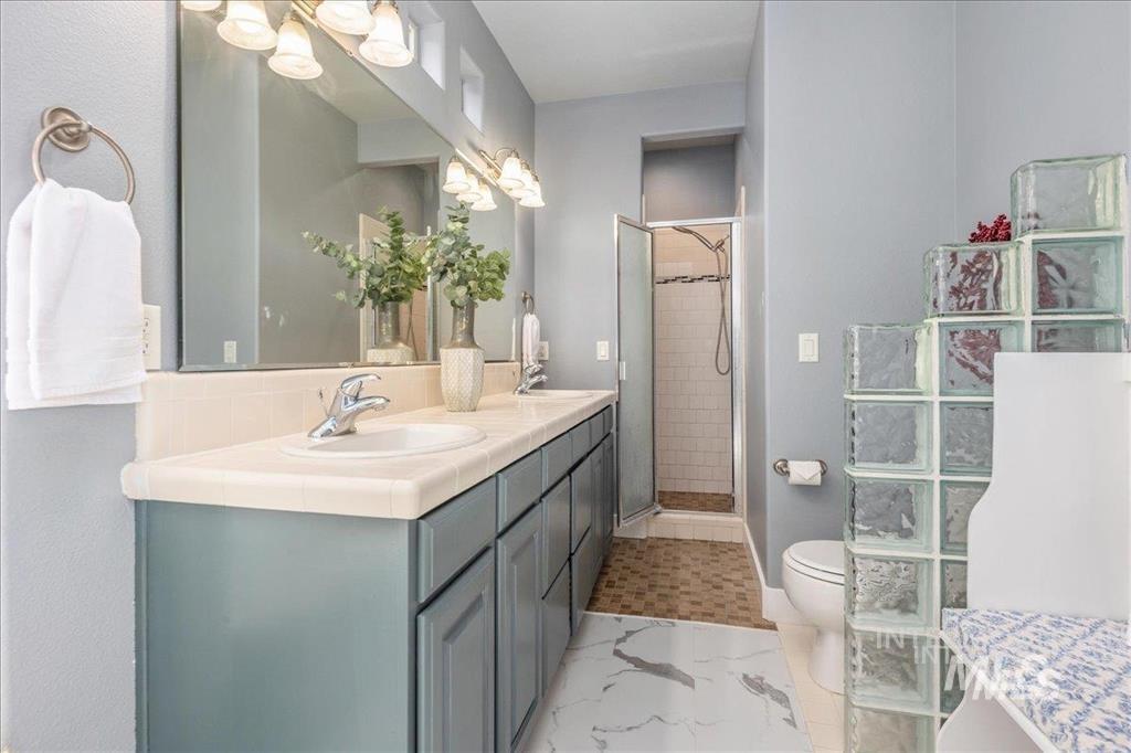 5244 W Hidden Springs Dr