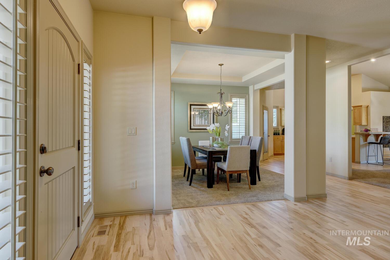 9407 W Pebblestream Dr