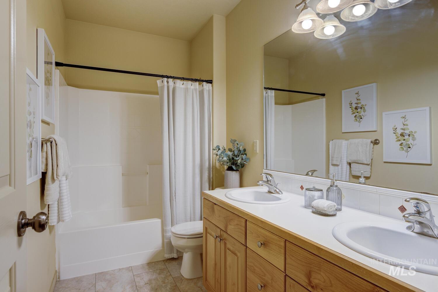 9407 W Pebblestream Dr