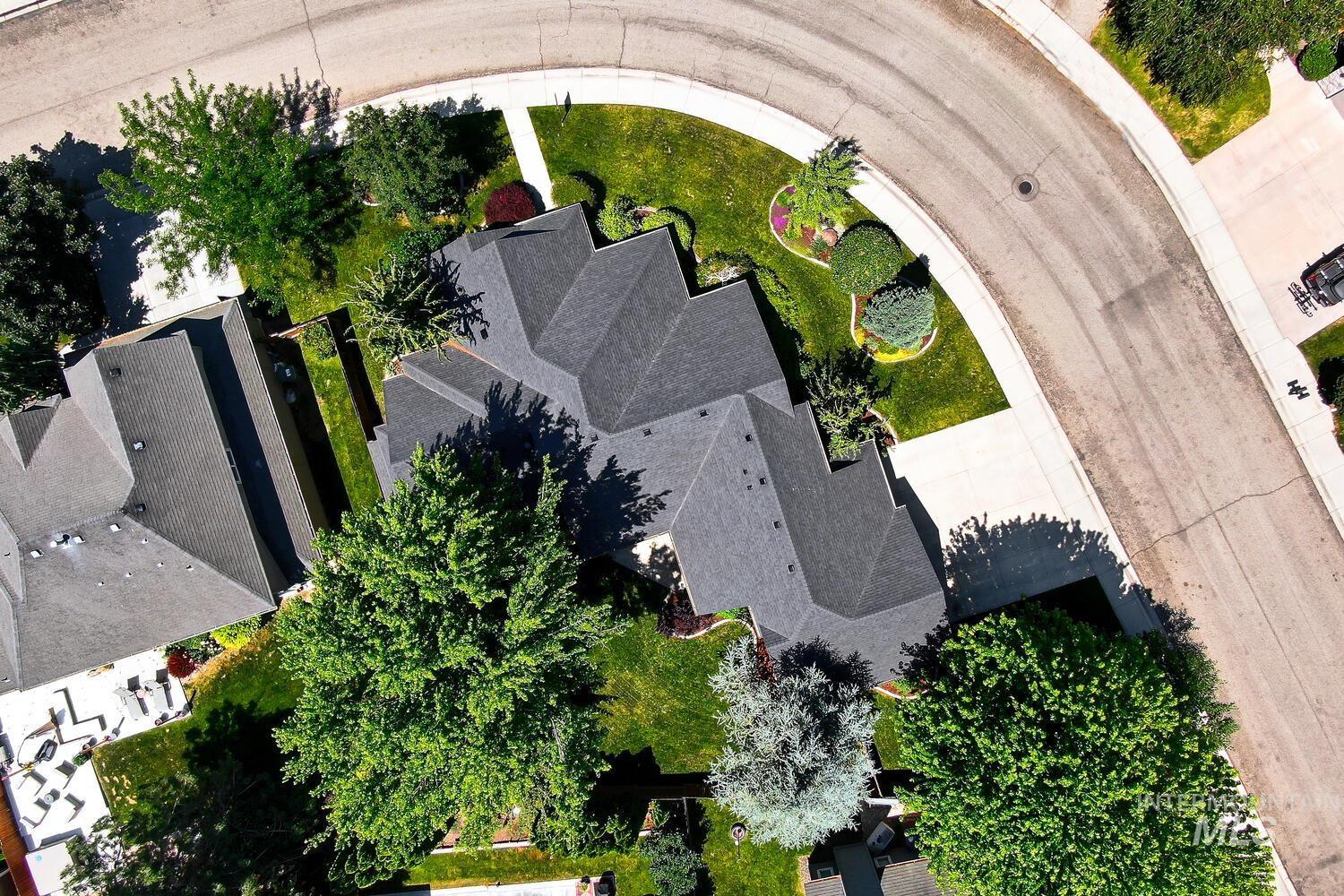 9407 W Pebblestream Dr