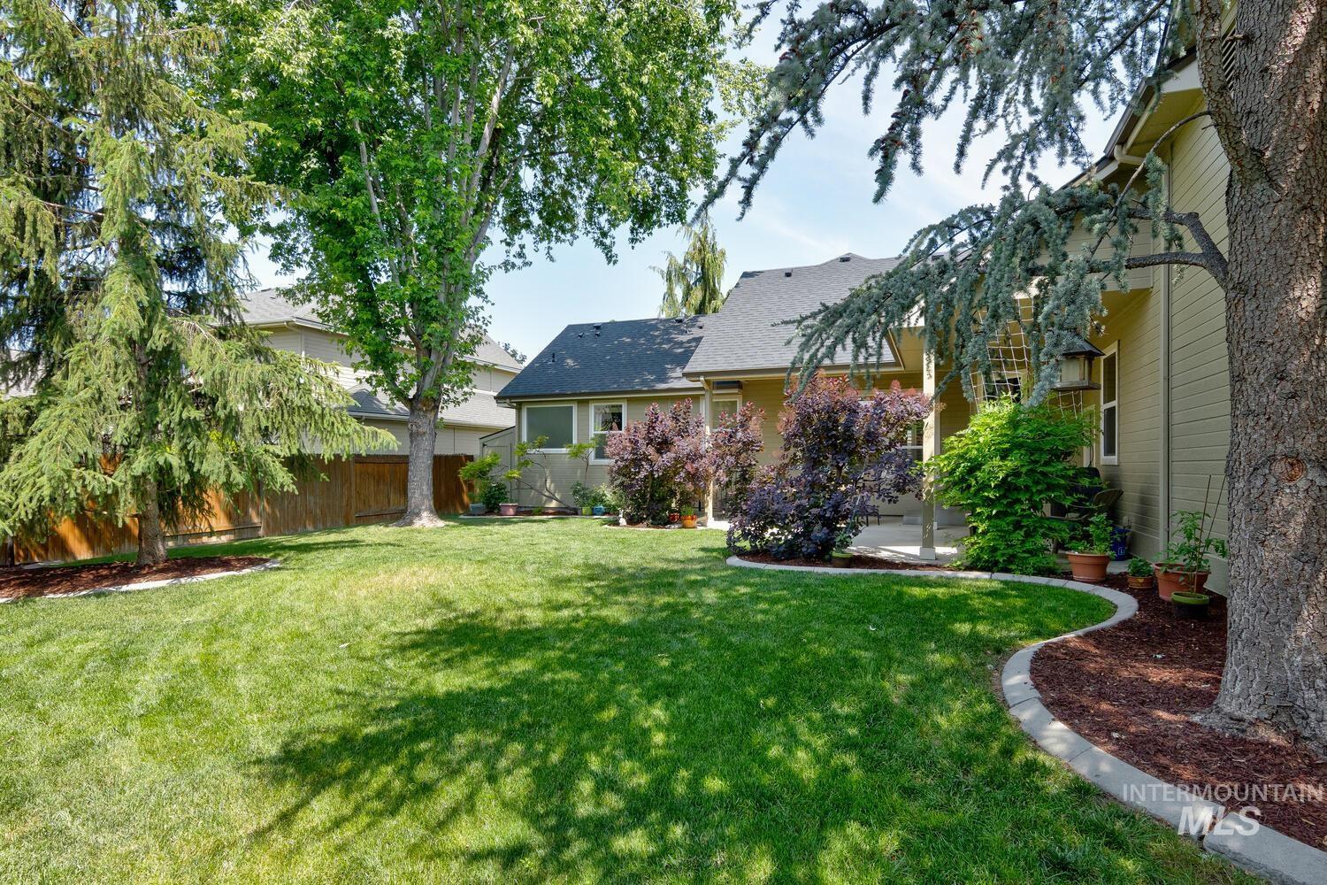 9407 W Pebblestream Dr