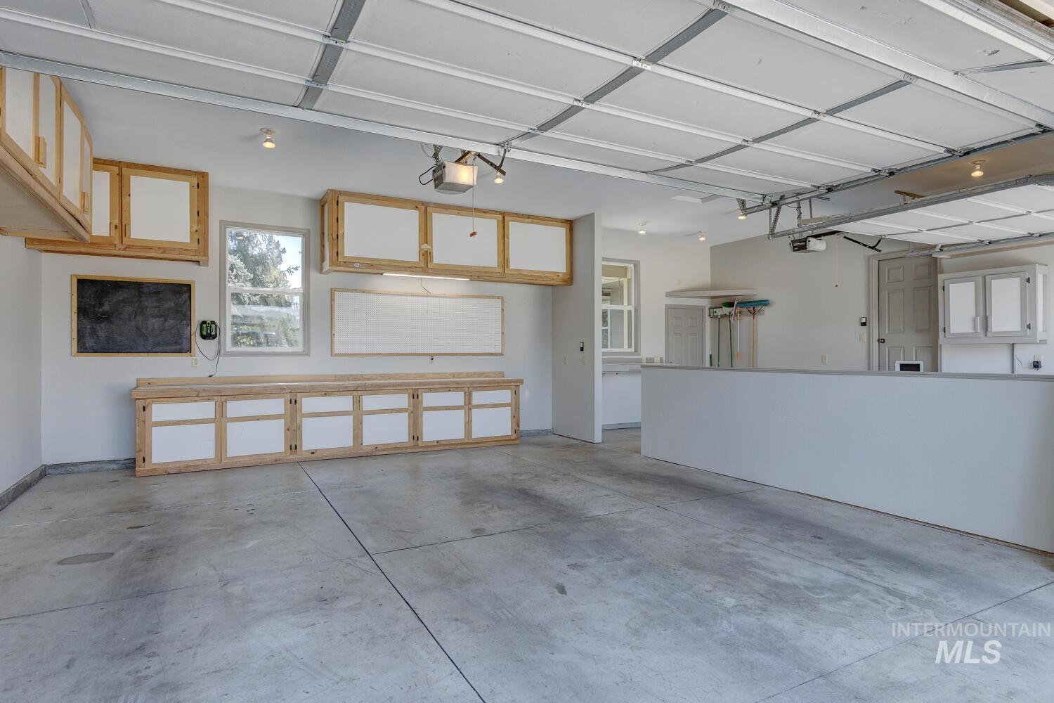 9407 W Pebblestream Dr