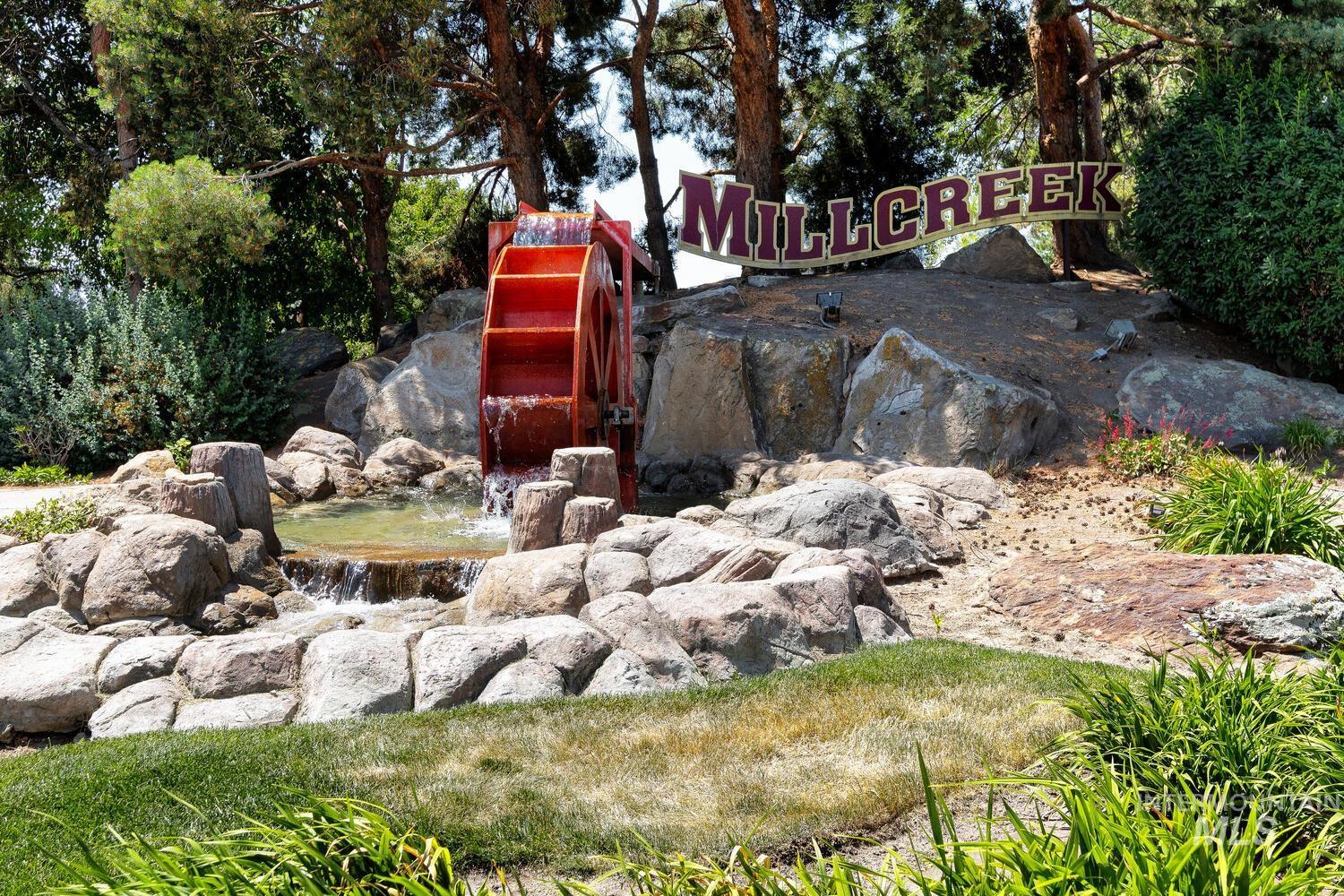 9407 W Pebblestream Dr