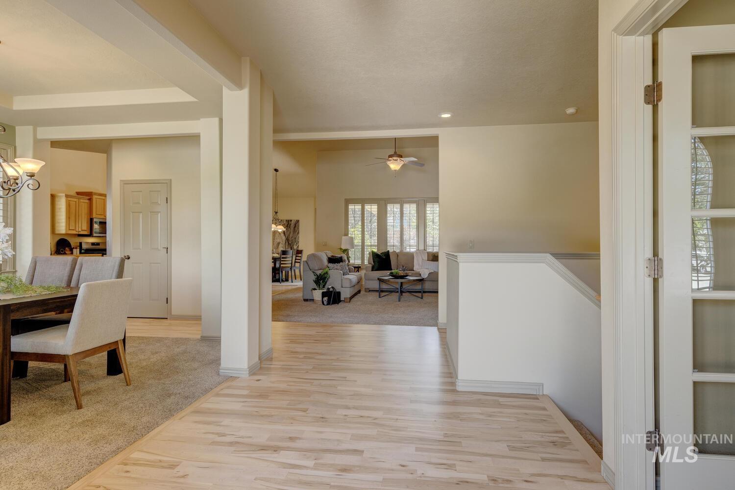 9407 W Pebblestream Dr